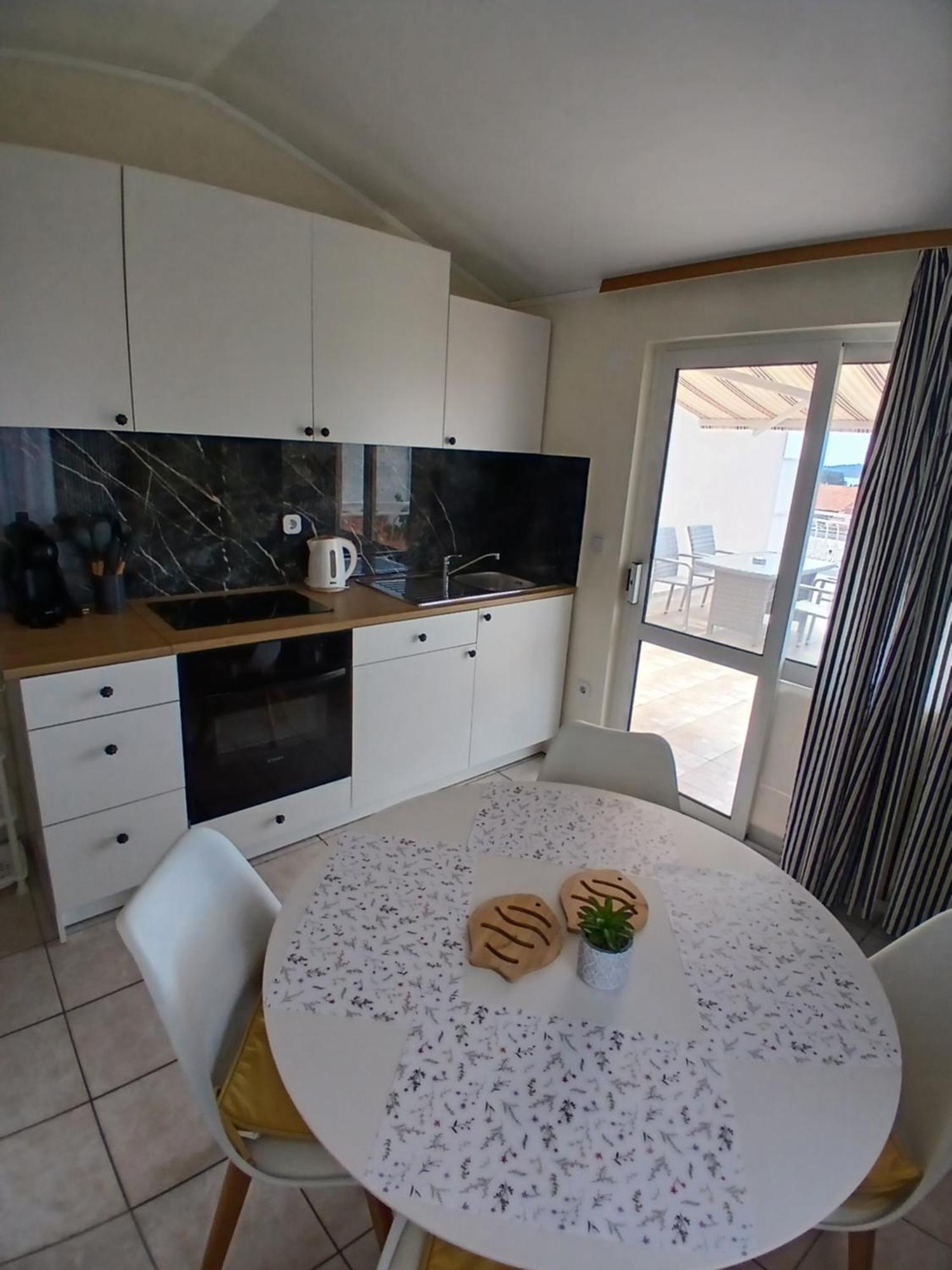 Apartmani Fani 2 Min Walking From Sea Orebić Exteriör bild