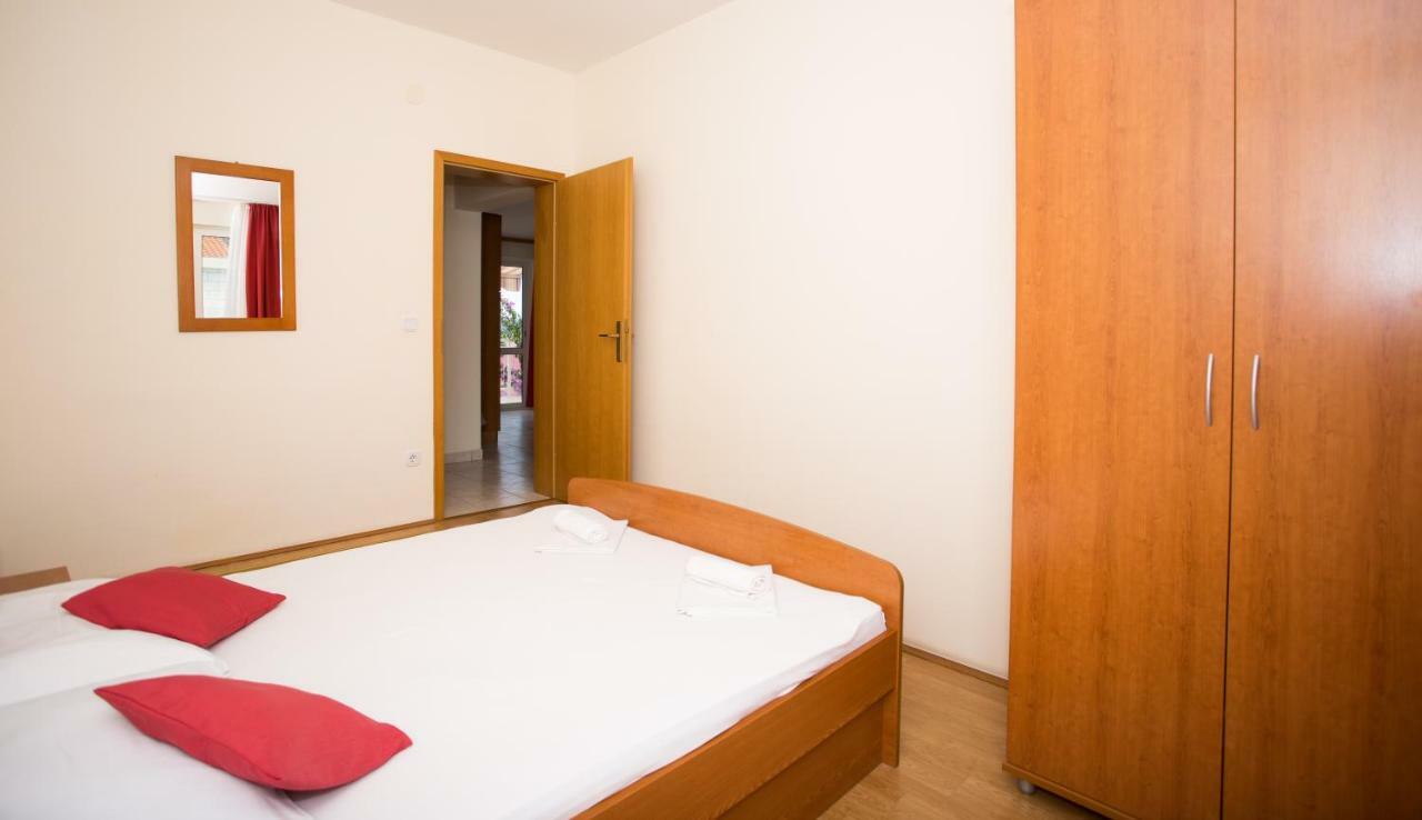 Apartmani Fani 2 Min Walking From Sea Orebić Exteriör bild